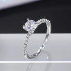 Anel Feminino Cravejado com Zircônia